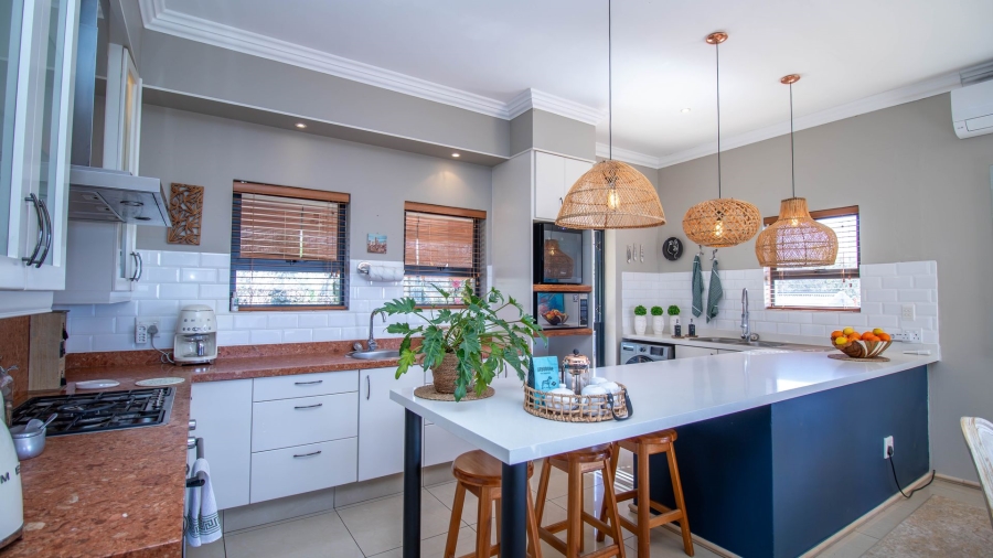 3 Bedroom Property for Sale in The Coves North West